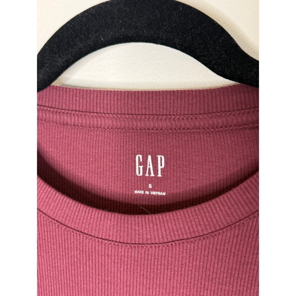 GAP Ribbed Ruffled Knit Top - Picture 2 of 3